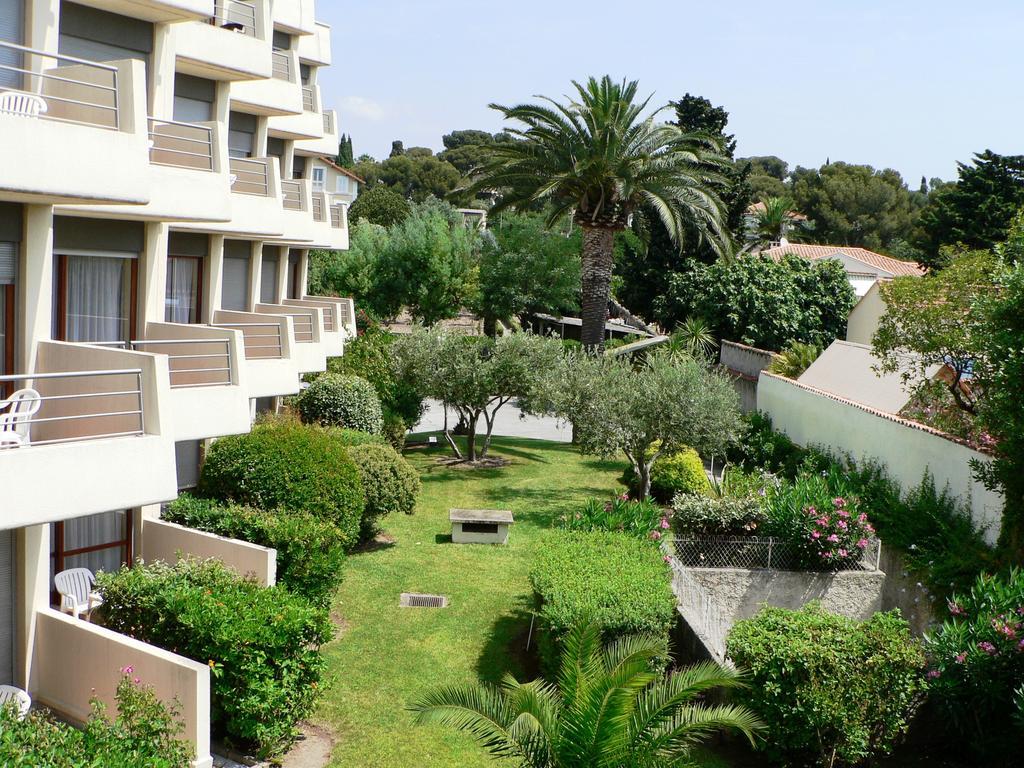 Hotel Brise De Mer - Piscine Interieure & Exterieure Saint-Raphaël Exterior foto