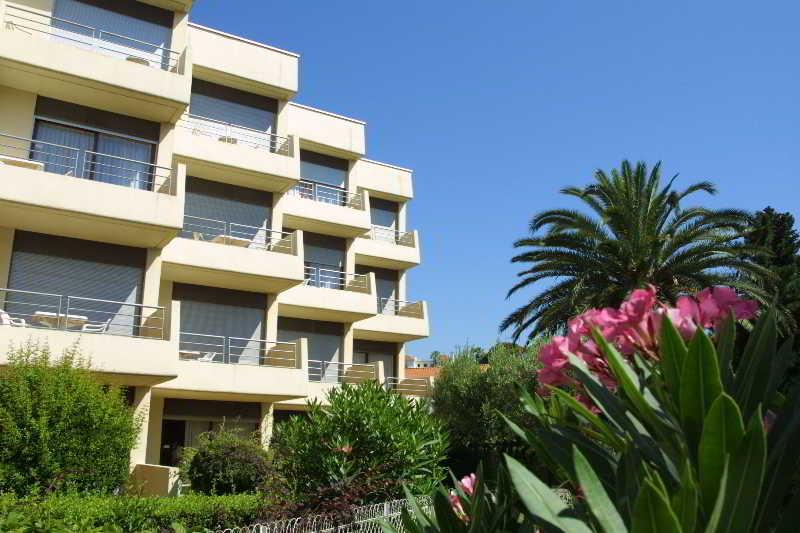 Hotel Brise De Mer - Piscine Interieure & Exterieure Saint-Raphaël Exterior foto